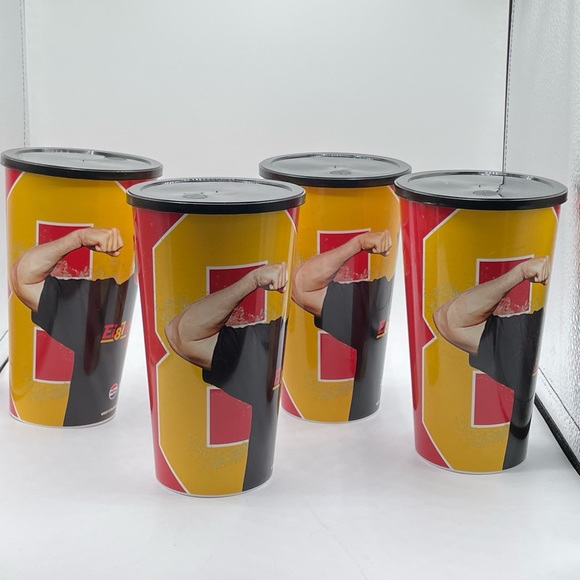 Set of 4 NEW Travis Kelce 32 oz cups with lids, NFL, Pepsi - Picture 2 of 4